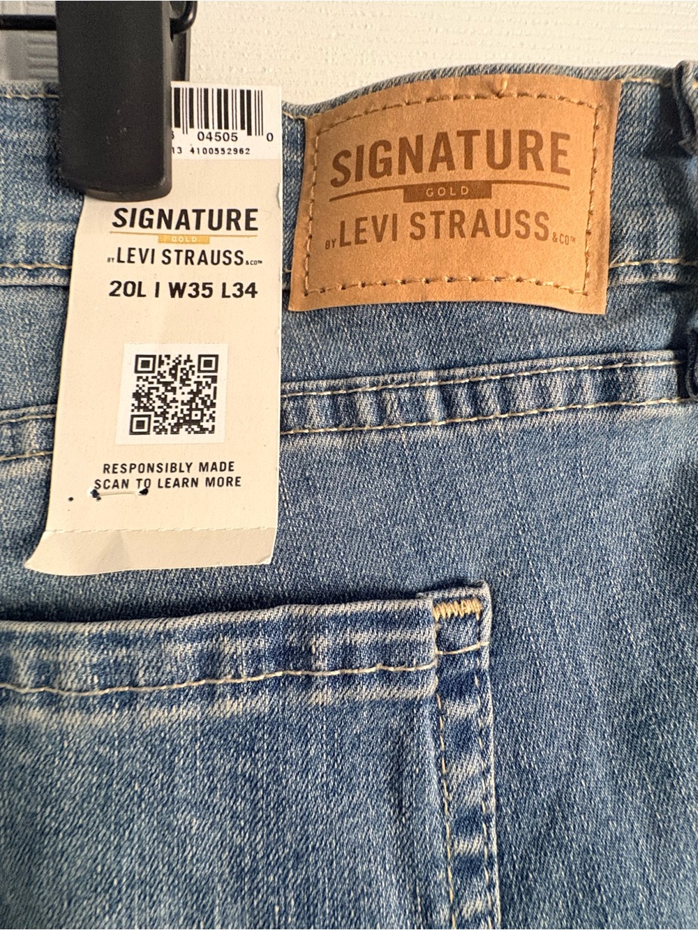 Signature Gold by Levi Strauss Totally Shaping Straight - Picture 13 of 16